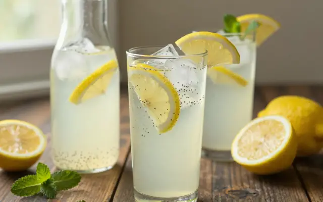 Agua de limón con chía