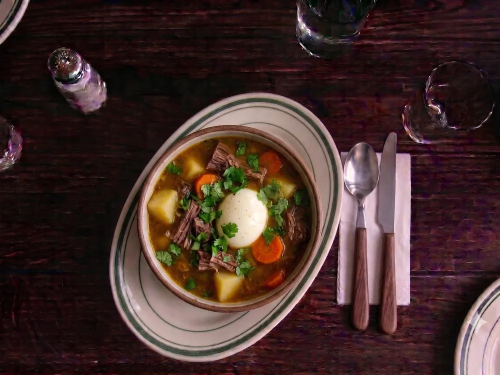 Ajiaco chileno — la sopa de carne asada sobrante del 19 de septiembre