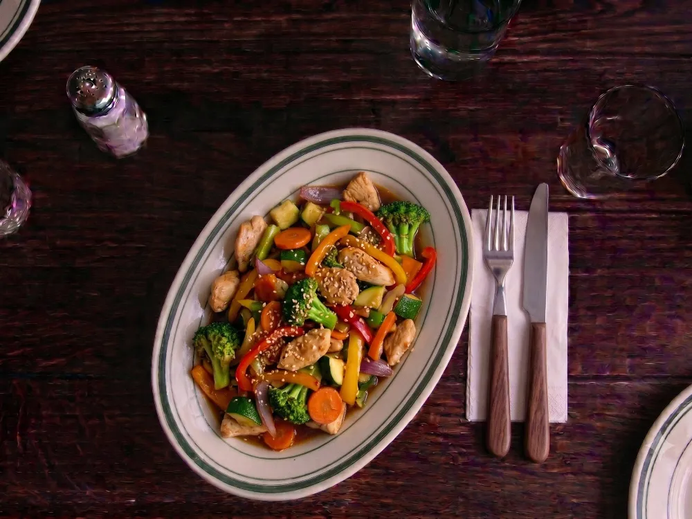 Salteado de pollo con verduras — meal prep para toda la semana